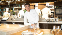 Yannick Alléno ouvre Pavyllon Lyon place Bellecour, un restaurant-école inédit avec l’Institut Lyfe Yannick Alléno ouvre Pavyllon Lyon place Bellecour, un restaurant-école inédit avec l’Institut Lyfe