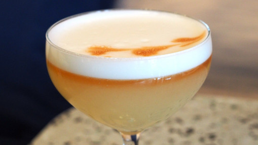 Le cocktail embl&eacute;matique du P&eacute;rou : la recette du Pisco sour de Carlos Camino, chef &eacute;toil&eacute; de Lyon