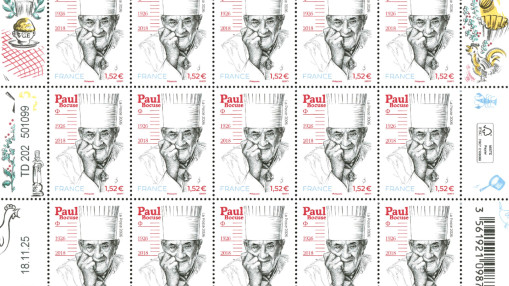 La Poste d&eacute;voile un timbre Paul Bocuse pour c&eacute;l&eacute;brer le centenaire du &ldquo;Cuisinier du si&egrave;cle&rdquo;