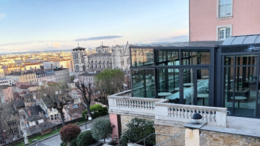 Guide Michelin 2026 : en travaux, Les Terrasses de Lyon perdent logiquement leur &eacute;toile